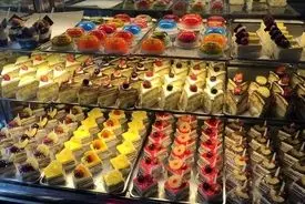 وضعیت خرید شیرینی در آستانه یلدا ۱۴۰۴ / قیمت تمام شده حسابی بالا رفت!