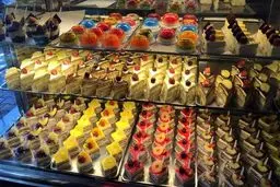 قیمت شیرینی خشک و تر در شب یلدا