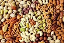 کار مردم به خرید قسطی آجیل برای یلدا کشید + عکس