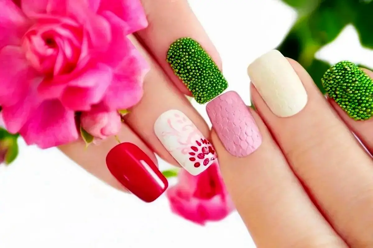 هزینه خدمات ناخن برای خانم ها مشخص شد - لیست قیمت شهریور ۱۴۰۴