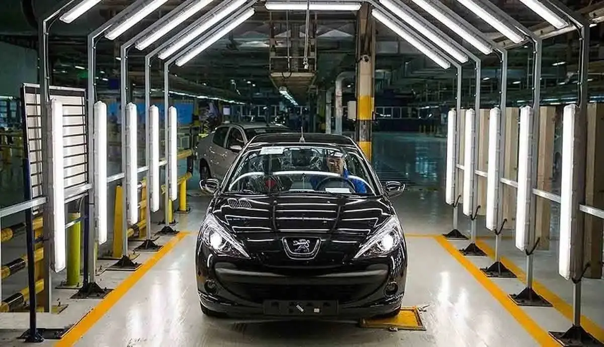 لیست قیمت خودرو ۱۹ اردیبهشت ۱۴۰۴ / این مدل ها ارزان شدند