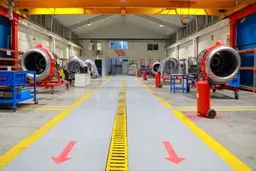 اتفاق بزرگ هواپیمایی در ایران / کارگاه تعمیر موتور راه افتاد