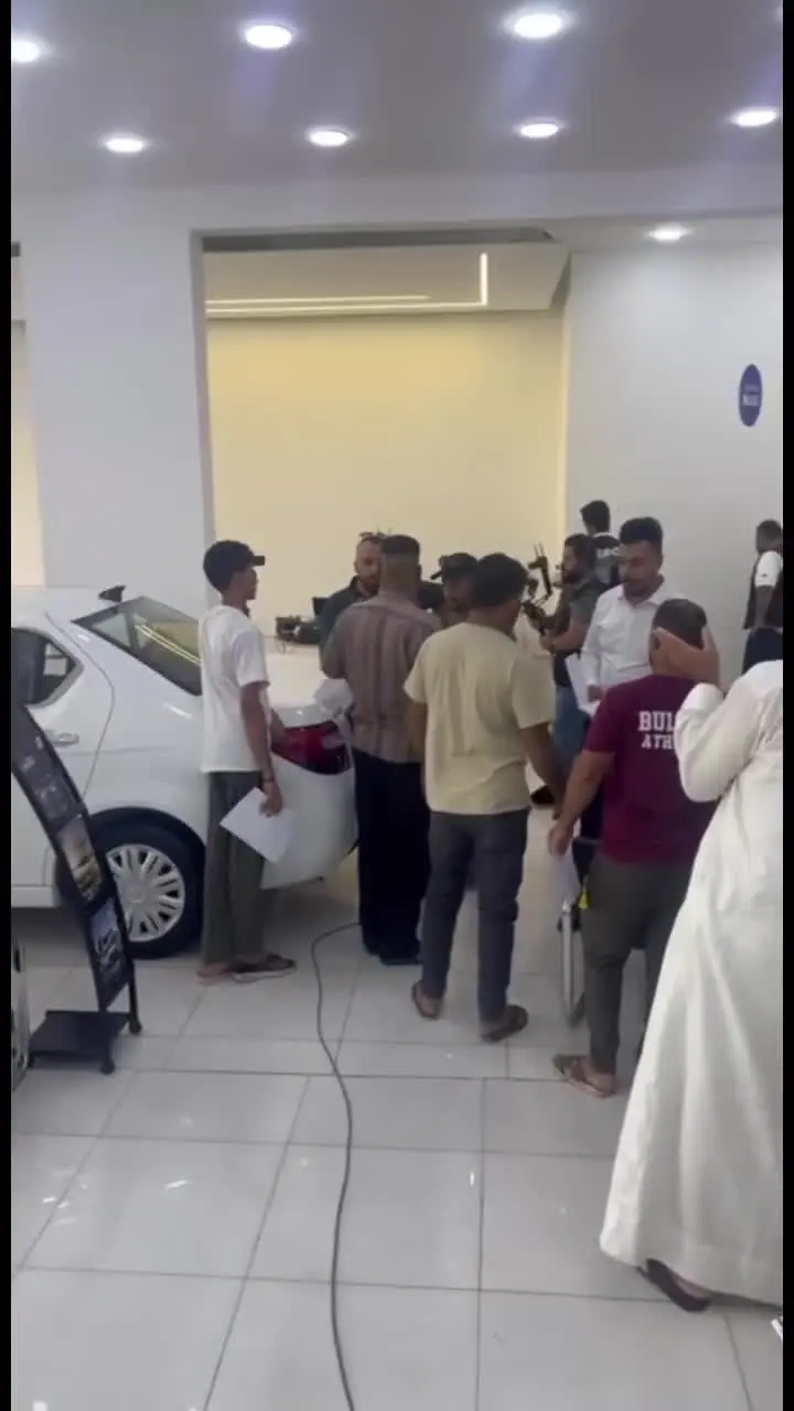 مردم عراق برای خرید خودرو دنا صف کشیدند!