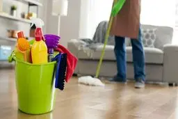  هزینه نظافت منزل با نظافتچی خانم و آقا اعلام شد - لیست قیمت مهر ۱۴۰۴ 