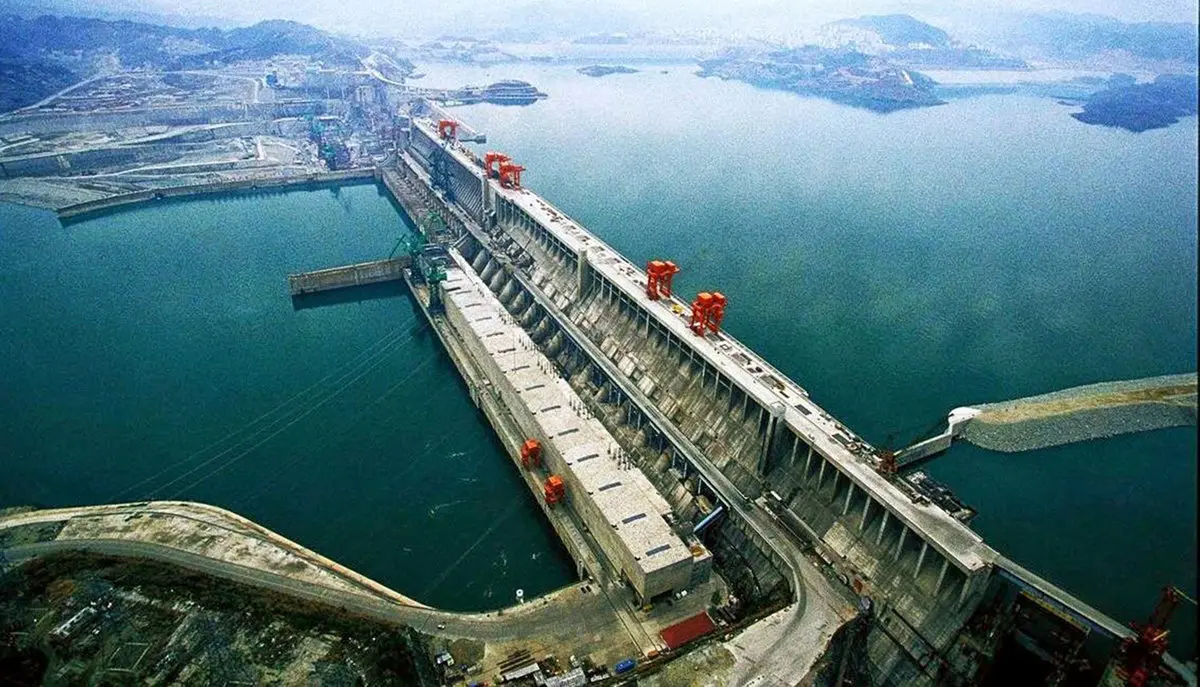 حرکت بزرگ آبی توسط رفیق ایران