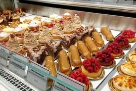 قیمت قطاب، شیرینی دانمارکی و تر برای شب یلدا ۱۴۰۴ / گران تر از این رقم نخرید