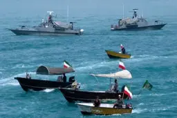 آچمز شدن نیروی دریایی آمریکا در خلیج فارس / ۶۰۰ غول تجاری جهان در تنگه هرمز حبس شدند