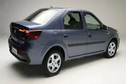 ورود پارس‌خودرو به میدان سایپا و ایران‌خودرو/ بازار خودرو در انتظار ۱۴۰۵